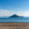 Opera d’arte sulla spiaggia dell’isola di Teshima per la Setouchi Triennale