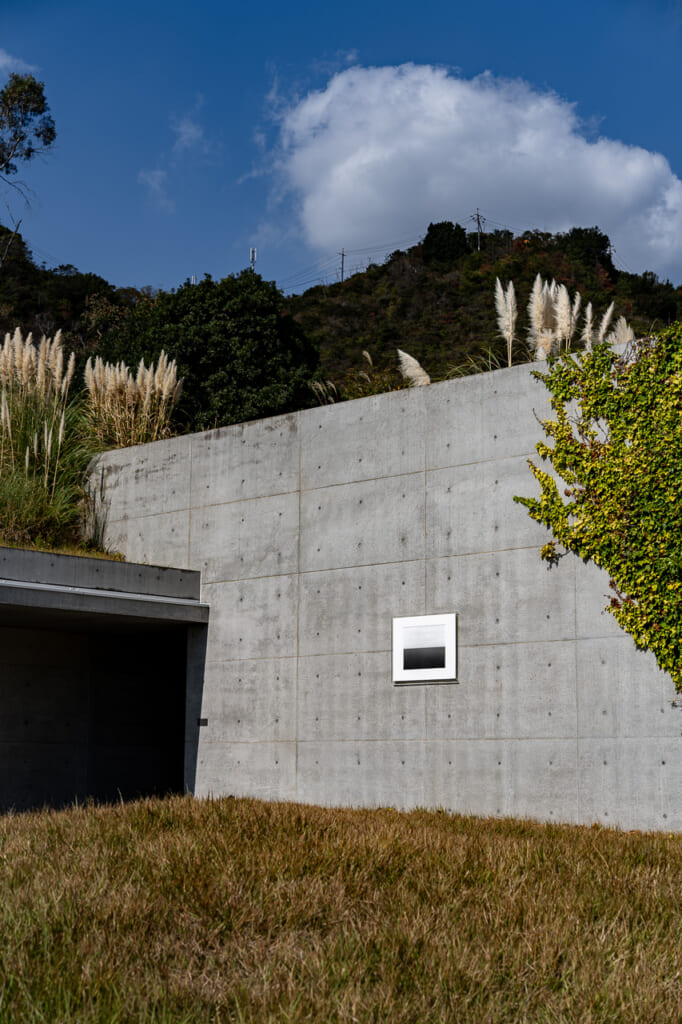 Opera di Hiroshi Sugimoto esposta sull’isola di Naoshima