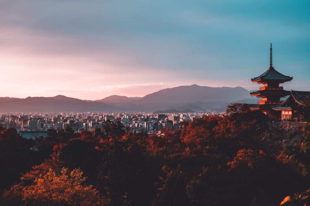 Vista su Kyoto al tramonto
